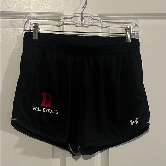 Women’s Under Armour Loose Fit Volleyball shorts - Size Small - Picture 1 of 6